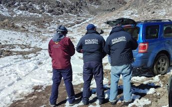 Autoridades estatales de Puebla y elementos de la Cruz Roja buscan a los alpinistas perdidos en el Citlatépetl / Especial