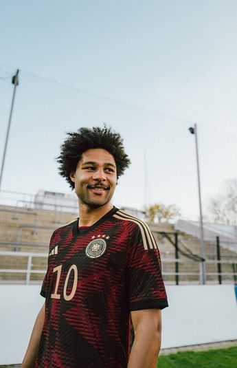 El uniforme de visitante de Alemania para Qatar 2022 / Twitter @DFB_Team