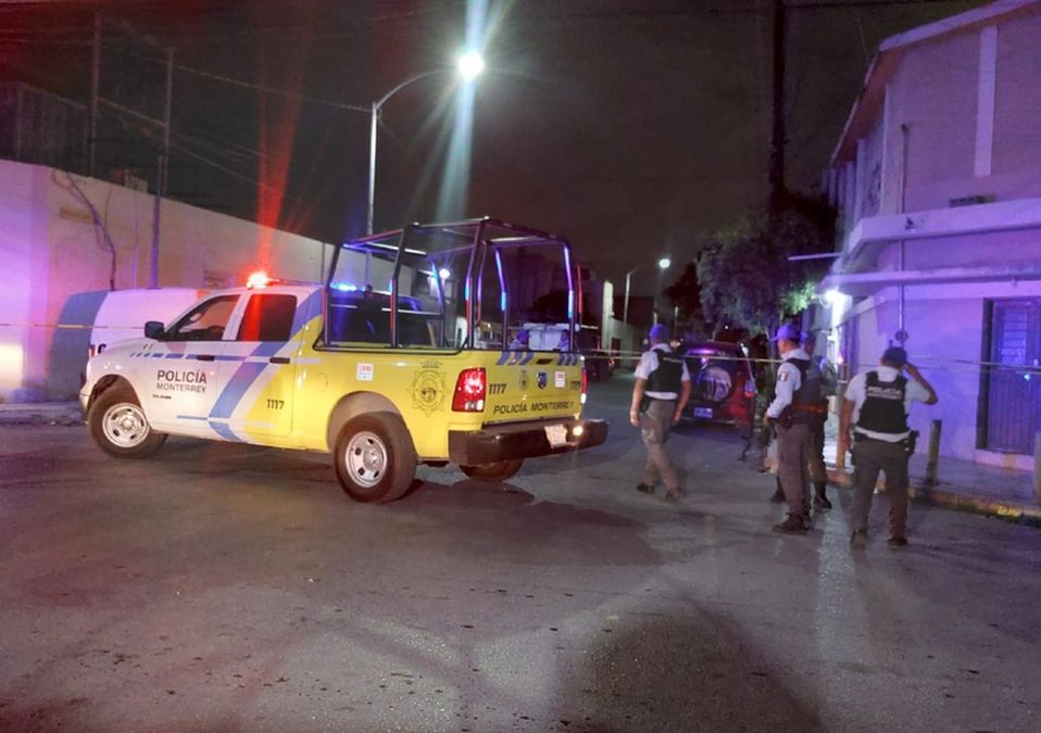 Hombre es atacado a balazos por varios desconocidos en Monterrey. | Leyda Estrada