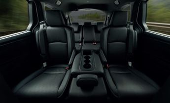 Asientos trasero de la minivan de Honda. | Especial