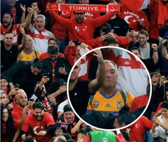 Hincha felino en el Turquía vs Georgia de la Eurocopa 2024. /