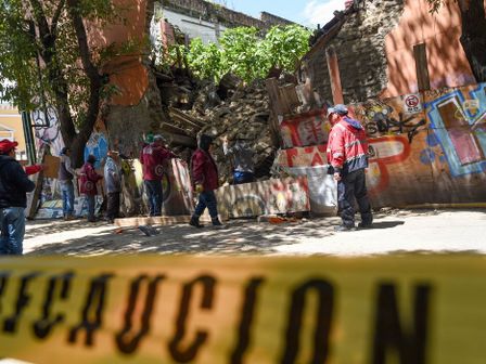 Atiende a las indicaciones de los cuerpos de emergencia.
