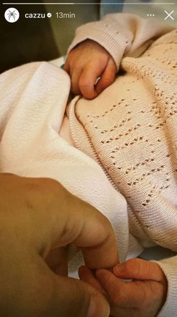 Cazzu comparte nueva foto de su bebé