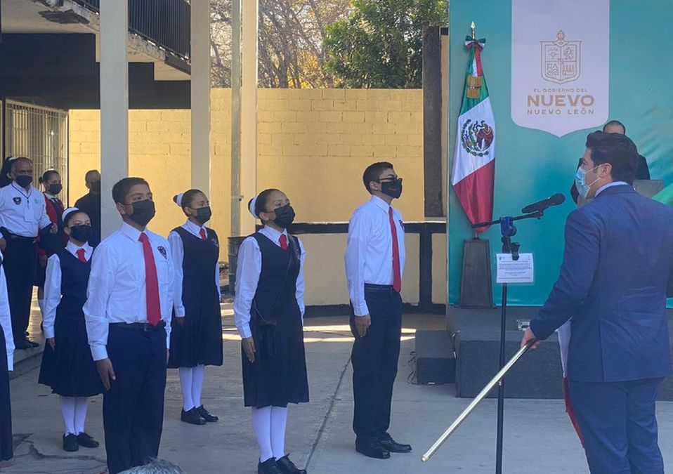 Inicio de regreso a clases presenciales en Nuevo León. / Sandra González