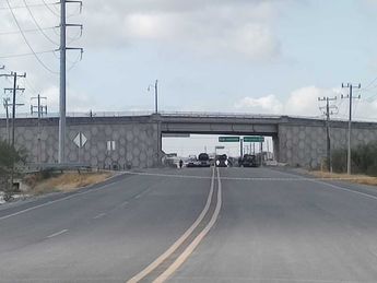 Cierre vial en la Carretera a Colombia por hallazgo de cuerpos. | Agustín Martínez