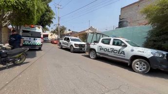 Paramédicos de la Cruz Verde Marcos Montero atienden a masculino herido por herramienta en Tlaquepaque| Juan Munguía