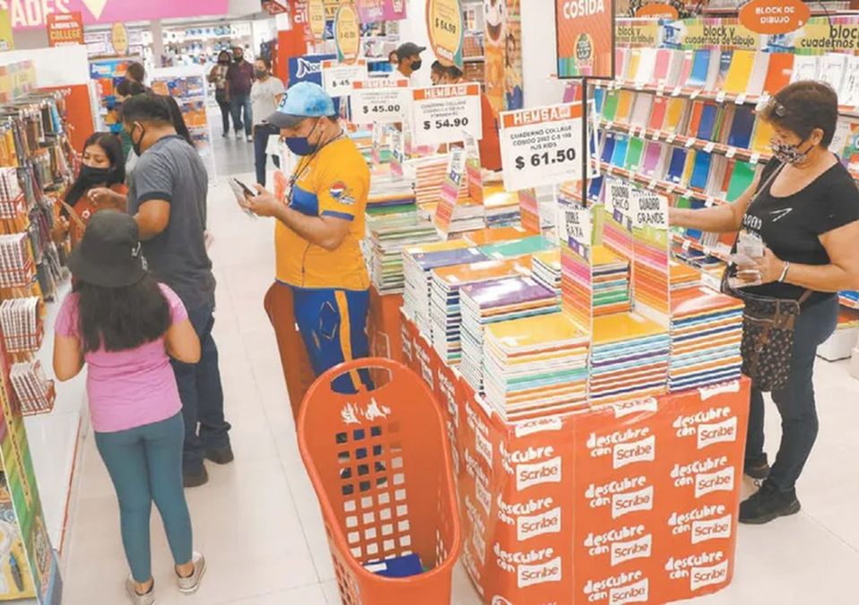 Precio de útiles escolares aumenta 20% por inflación en Monterrey