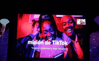 Laura Reyes, gerente de Asuntos Públicos de Tiktok Latinoamérica, presente en el Symposium Metaverso
