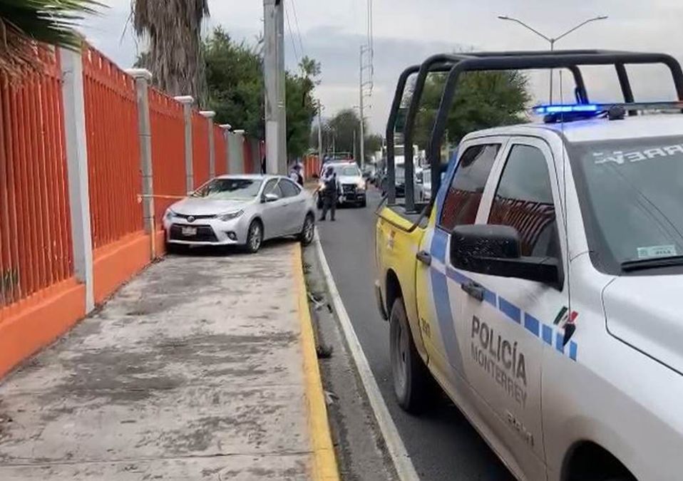 La Policía de Monterrey recuperó un vehículo robado. | Cortesía
