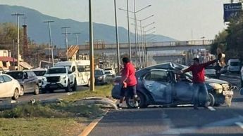 Accidente en Santiago, Nuevo León donde murió mujer, esposa de pastor