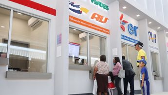La mayoría de líneas de autobús ofrecen boletos limitados con descuento a estudiantes, maestros y adultos mayores | Agencia Es Imagen
