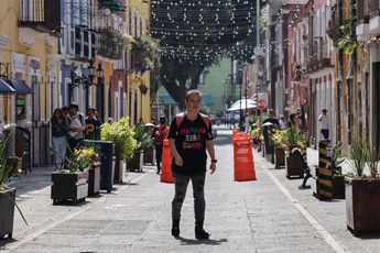 Calle 6 Sur de Puebla, de día / Agencia Es Imagen