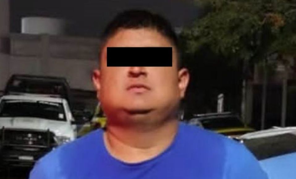 El hombre conducía un vehículo con las luces apagadas, por lo que llamó la atención de las autoridades. | Cortesía