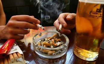 Consumo de alcohol y cigarros aumenta en la población femenina en Torreón
