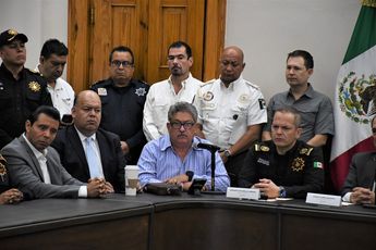 El secretario de Seguridad Pública de Monterrey, Eduardo Sánchez (centro) habló sobre la agresión contra el menor. | Erik Solehim Rocha