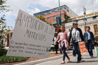 Consignas de alumnos durante protesta en Puebla tras no aprobar examen de la BUAP / Agencia Es Imagen