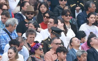Con risas en sus caras, los Aguilar y Nodal disfrutan el Desfile Militar | Ariel Ojeda