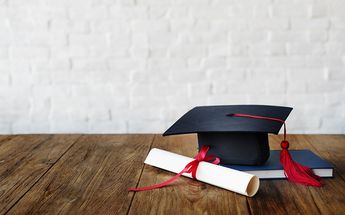 En esta época de graduaciones, la redes sociales se llenan de contenido sobre estas ceremonias