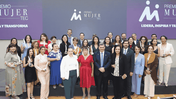 Autoridades del Tecnológico de Monterrey, Tecmilenio y TecSalud durante la entrega del reconocimiento. | Luis Guerra