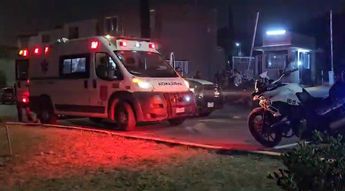 La motocicleta fue abandonada por los delincuentes / Vicente Torres Alfaro