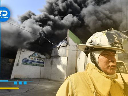 Incendio fuerte se registró en una empresa de plásticos en Guadalajara/ Especial