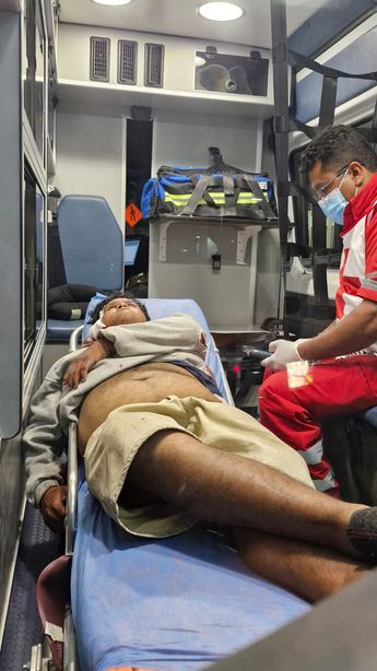 Hombre herido por arma blanca afuera del Hospital Universitario. | Leyda Estrada