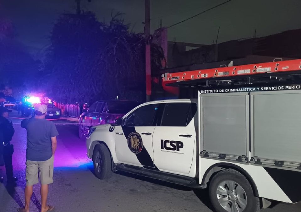 Asesinan a golpes a una mujer dentro de su casa en Santa Catarina. | Israel Santacruz
