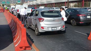 Elementos de Tránsito de Monterrey y la Cruz Roja Metropolitana atendieron el percance. | Fabricio Gallegos