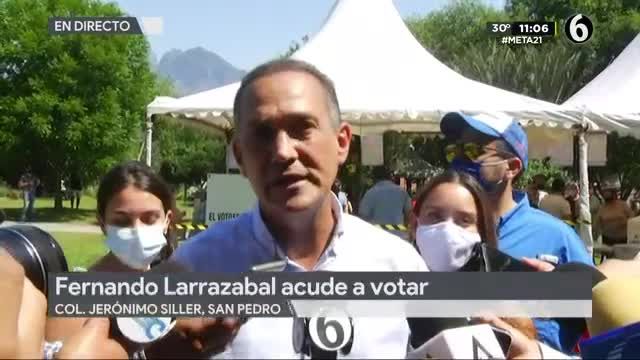 Fernando Larrazabal acude a votar en San Pedro; espera resultados ‘apretados’