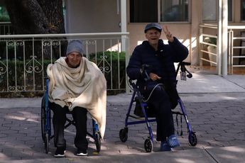 Los adultos mayores reciben apoyo y asistencia integral, pues ellos no pueden valerse por sí mismos y utilizan silla de ruedas. / Luis Guerra