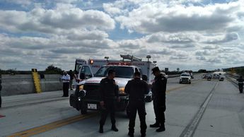 Autoridades y cuerpos de emergencia acudieron a lugar de los hechos. | Martha Zamora