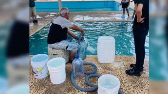 En Santa Catarina, vecinos exhiben cómo viven por falta de agua | Especial