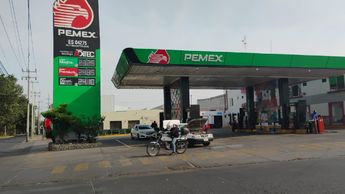 Gasolinera Pemex de Guadalajara / Fátima Briceño