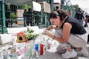 Estudiantes de la UDLAP llevaron veladoras en honor a María Fernanda, además de colocar mensajes exigiendo justicia / Agencia Es Imagen