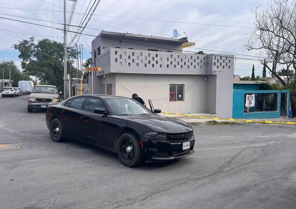 Movilización en Escobedo por reporte de hombre calcinado / Susana Paredes