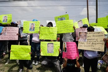 Mujeres familiares de internos acusaron que los custodios piden favores sexuales para poder ver a sus internos / Agencia Es Imagen