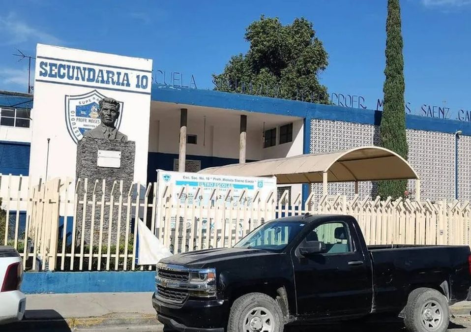 Captan pelea entre alumnas de secundaria en el Centro de Monterrey