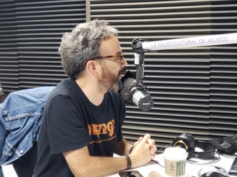 "La radio es vibración": Alejandro Tavares habla del papel del locutor