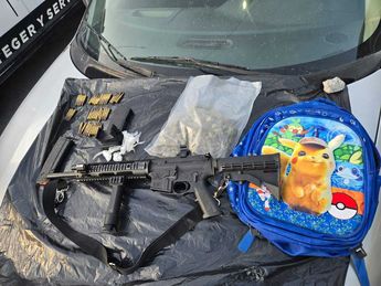 Armas, equipo táctico y drogas aseguradas a los detenidos en Guadalupe. | Cortesía