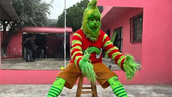 'El Grinch' en San Nicolás alegra a todos los pequeños