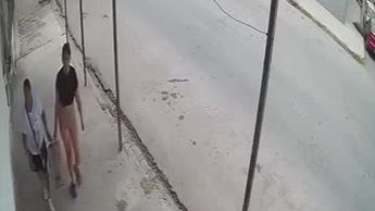 Colonia Magdalenas: Mujeres captadas abandonando cachorros en plaza