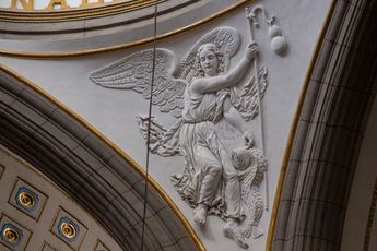 Imagen de un ángel en una cúpula de la Catedral de Puebla / Andrés Lobato