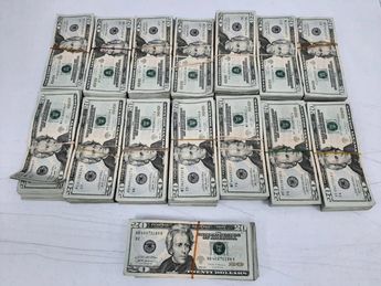 Dinero en efectivo asegurado al detenido. | Cortesía