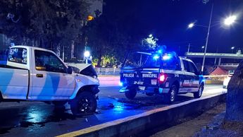 Patrulla que fue chocada por camioneta / Vicente Torres