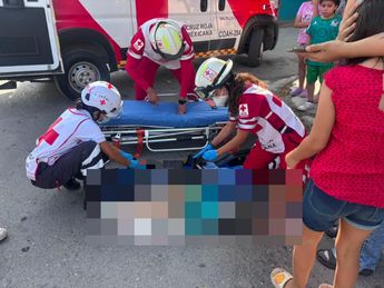 Paramédicos de la Cruz Roja, brindaron atención prehospitalaria al menor y posteriormente lo trasladaron a la clínica 70 del IMSS