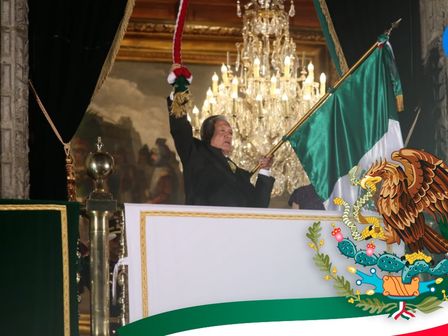 Entre gritos de "sí se pudo" y "gracias", AMLO se despide de los mexicanos / Araceli López