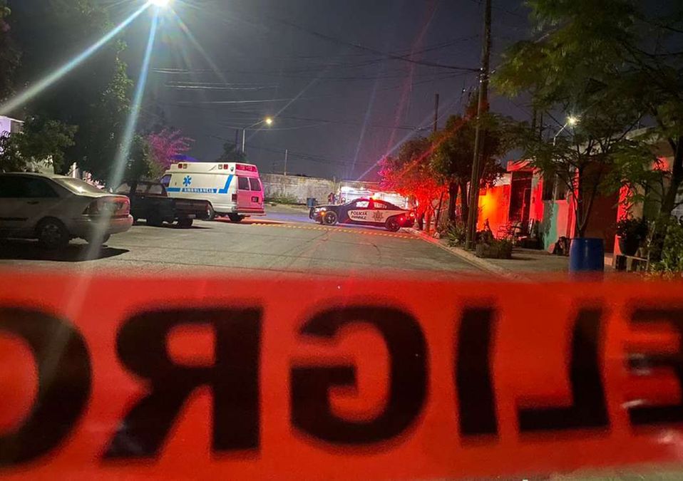 Paramédicos confirmaron que el hombre ya no contaba con signos vitales. | Miranda Arias