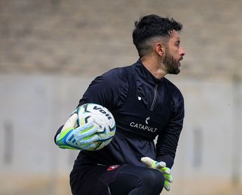 Camilo Vargas se ha vestido de héroes en varias ocasiones con el Atlas para evitar goles de penal | Atlas FC vía X