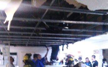 Plafón caído en la Clínia 110 del IMSS / Twitter @PCJalisco