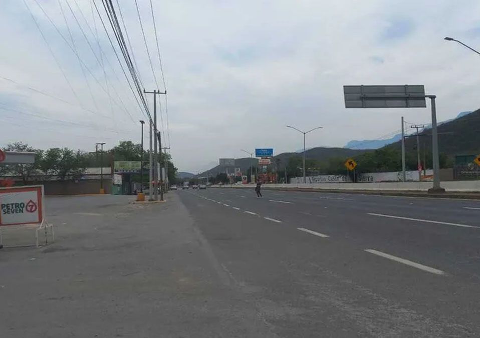Monterrey va por tramo federal de la Carretera Nacional; ya podrán poner puentes peatonales